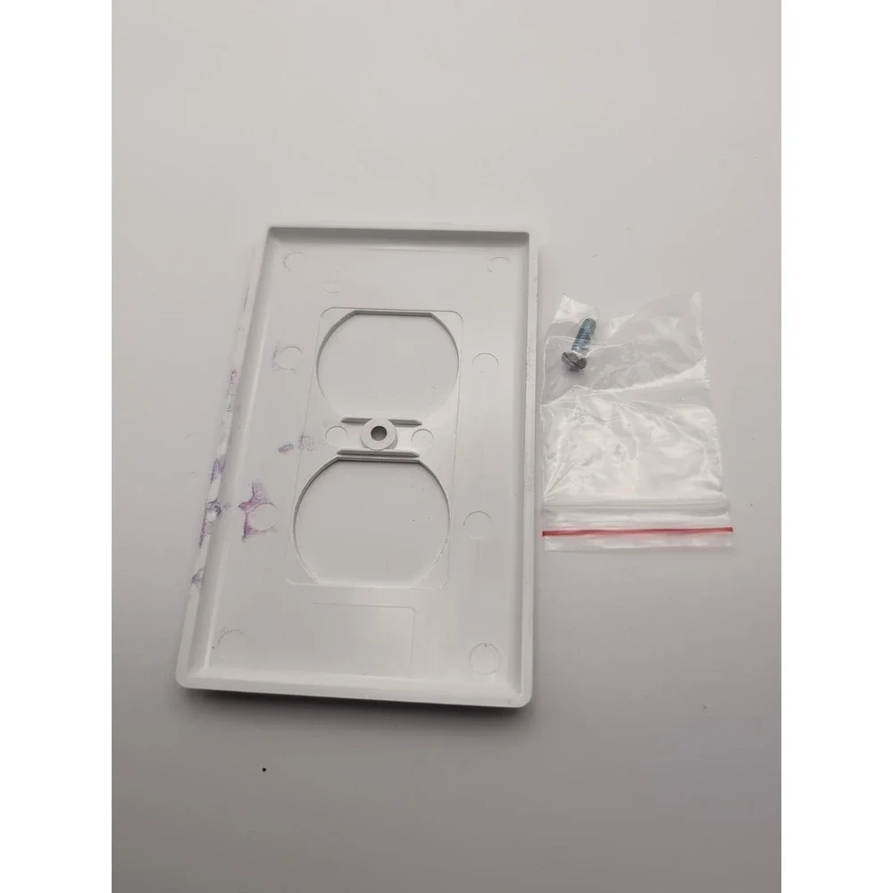 DUPLEX OUTLET PLUG RECEPTACLE PLASTIC WALL COVER PLATE Faux Grey Wood Texture‎